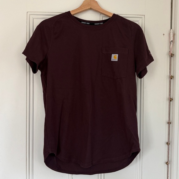 Carhartt T-Shirts in Maroon and Peach - Picture 2 of 7